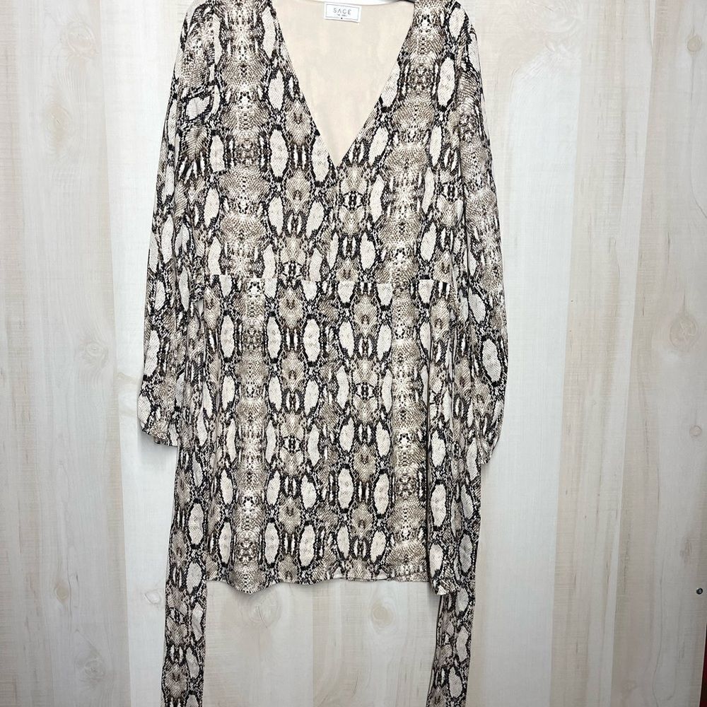 Sage the label snake skin print mini v-neck dress, size medium - Picture 2 of 13